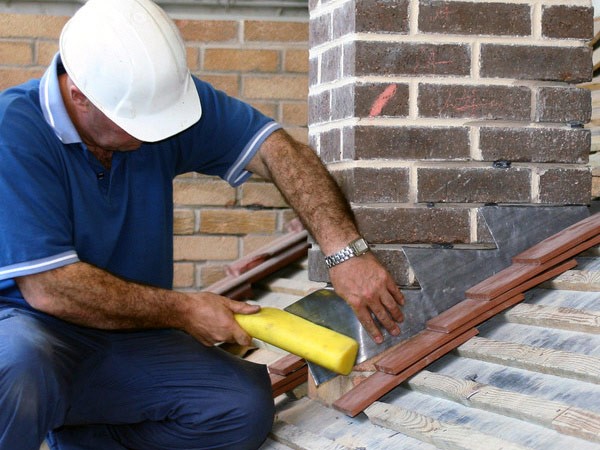KARADİÄžİNLİLER; çatı tadilatı,çatı baca tamiratı,çatı tamiri,çatı baca onarımı, Konya şıngıl,çatı şıngıl döşeme
